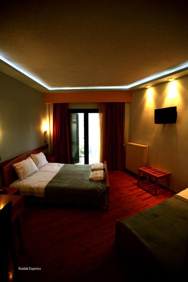 Elikonio Hotel Agia Anna  Ngoại thất bức ảnh